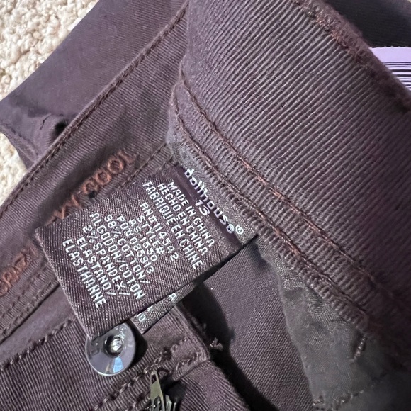 Dollhouse - Picture 5 of 8